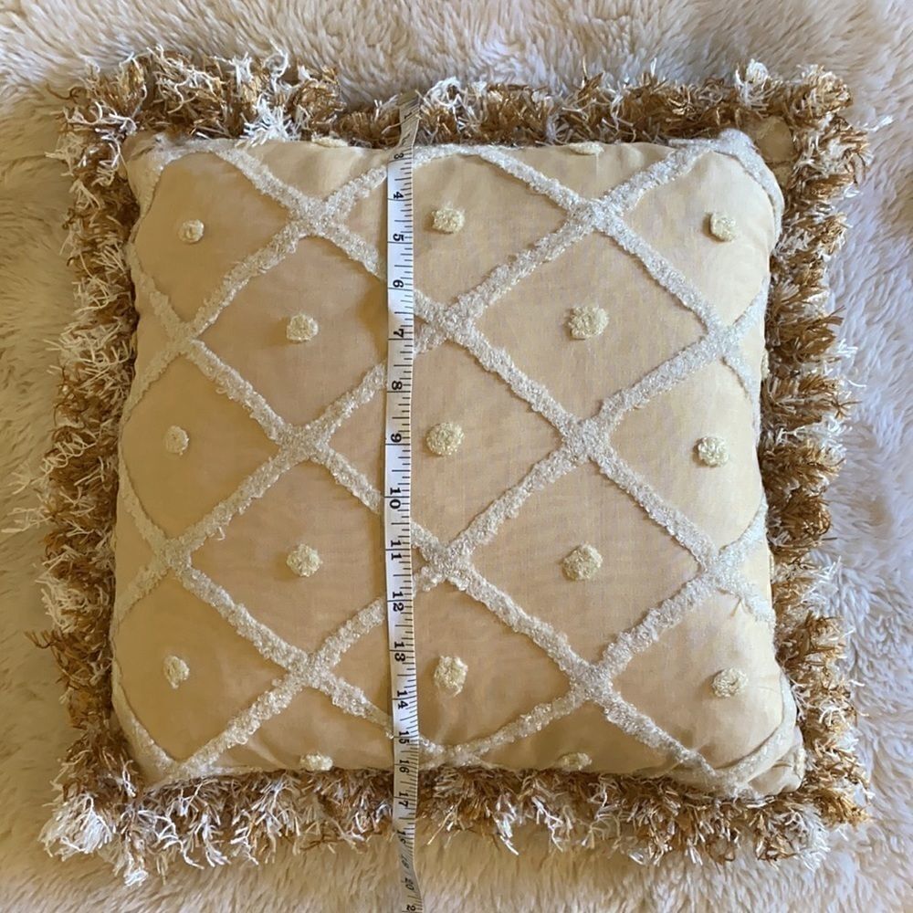 Isabella Collection Set of 2 Pillows - Picture 5 of 7